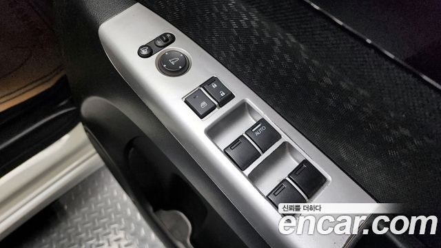 Honda N-BOX 0.6 2WD 2016 — фото 23