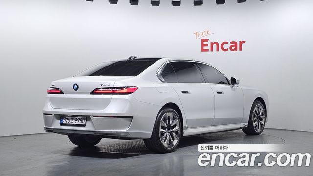 BMW 7 Series (G70) 750e xDrive Design Pure Excellence 2024 — фото 2