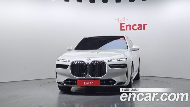 BMW 7 Series (G70) 750e xDrive Design Pure Excellence 2024 — фото 3