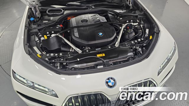 BMW 7 Series (G70) 750e xDrive Design Pure Excellence 2024 — фото 6