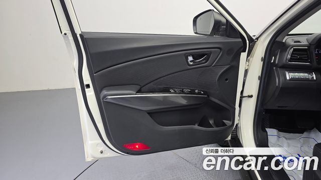 KG Mobility (SsangYong) Very New Tivoli Gasoline 1.5 2WD V3 2022 — фото 24