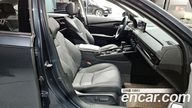 Honda Accord (XI) 2.0 Hybrid Touring 2023 — фото 12