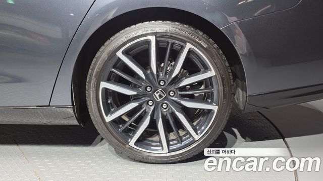 Honda Accord (XI) 2.0 Hybrid Touring 2023 — фото 21