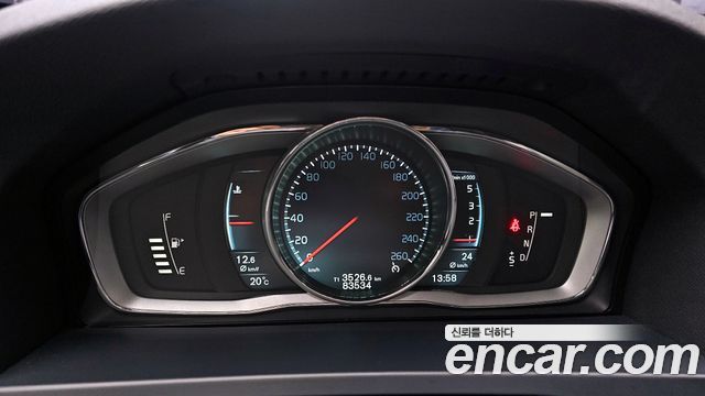 Volvo S60 D2 2nd 2015 — фото 8
