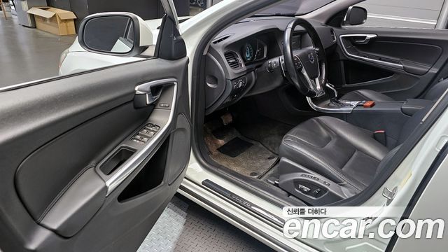 Volvo S60 D2 2nd 2015 — фото 10