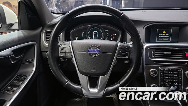 Volvo S60 D2 2nd 2015 — фото 13