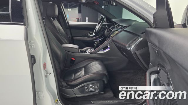 Jaguar E-PACE P250 First Edition 2018 — фото 15