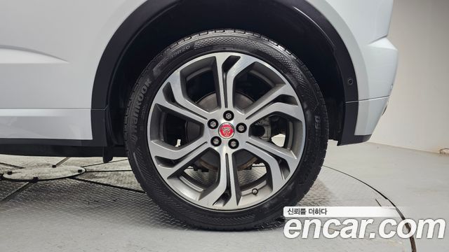 Jaguar E-PACE P250 First Edition 2018 — фото 27