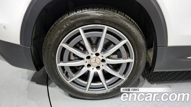 Mercedes-Benz GLB-Class (X247) AMG GLB35 4MATIC 2021 — фото 5