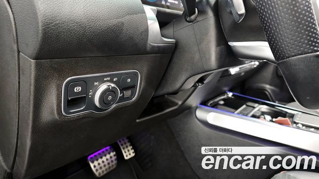 Mercedes-Benz GLB-Class (X247) AMG GLB35 4MATIC 2021 — фото 13