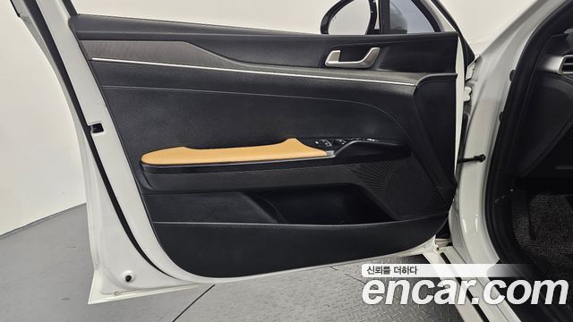 Kia K5 (III) 2.0 Prestige 2021 — фото 24