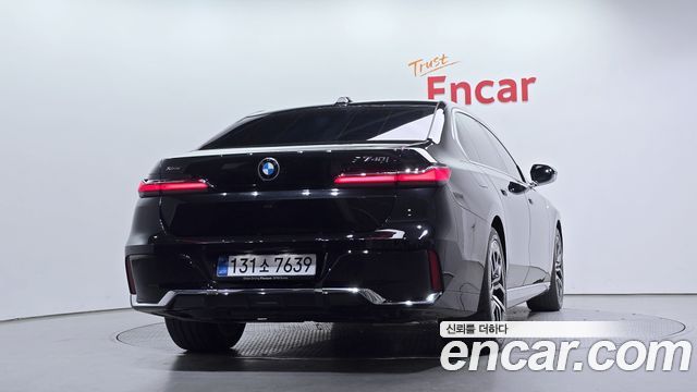 BMW 7 Series (G70) 740i xDrive M Sport 2025 — фото 2