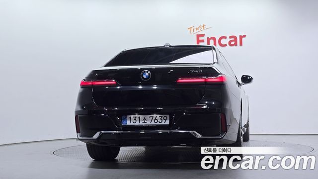 BMW 7 Series (G70) 740i xDrive M Sport 2025 — фото 4