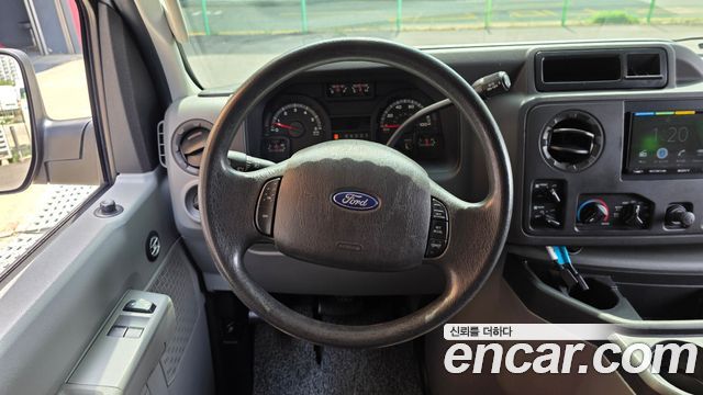 Ford E-Series E-150 2012 — фото 13