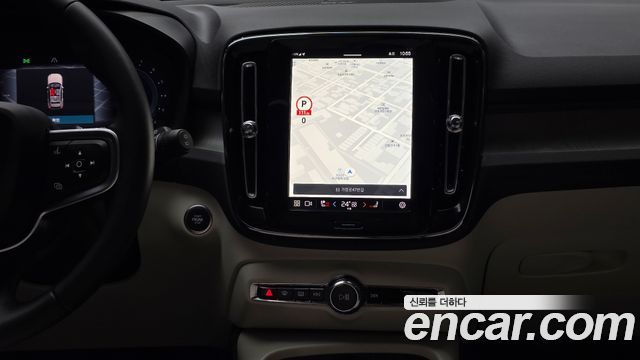 Volvo XC40 B4 Ultra Bright 2025 — фото 14