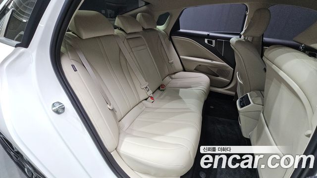 Kia K8 2.5 Gasoline 2WD Noblesse 2025 — фото 35