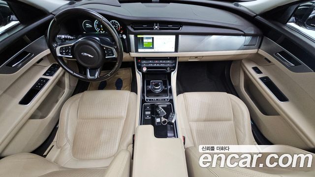 Jaguar XF (X260) 25t Prestige 2018 — фото 7