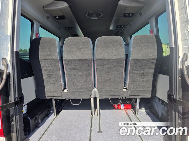 Hyundai Solati 15-seater Luxury 2022 — фото 24