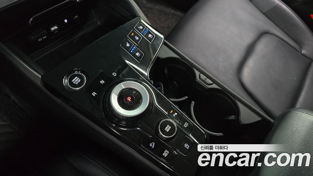 Kia Sportage (V) Diesel 2.0 2WD Nobleless 2023 — фото 9