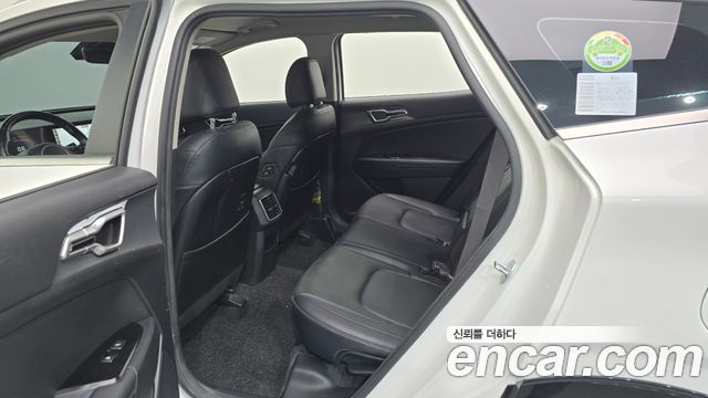 Kia Sportage (V) Diesel 2.0 2WD Nobleless 2023 — фото 11