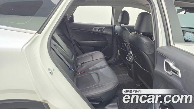 Kia Sportage (V) Diesel 2.0 2WD Nobleless 2023 — фото 12