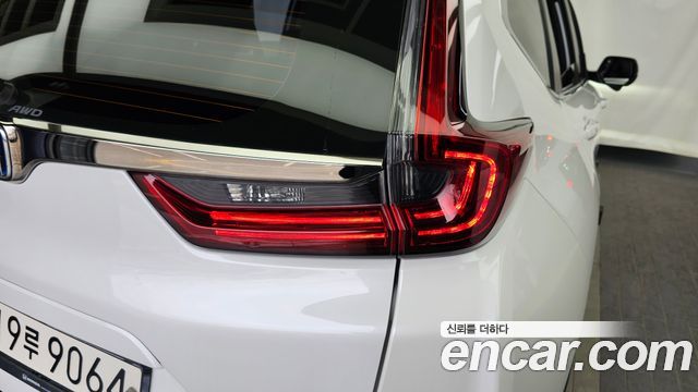 Honda CR-V (V) 2.0 Hybrid Touring 4WD 2022 — фото 29