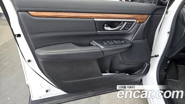 Honda CR-V (V) 2.0 Hybrid Touring 4WD 2022 — фото 30