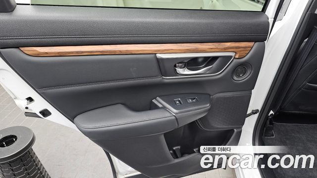 Honda CR-V (V) 2.0 Hybrid Touring 4WD 2022 — фото 31