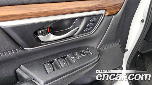 Honda CR-V (V) 2.0 Hybrid Touring 4WD 2022 — фото 43
