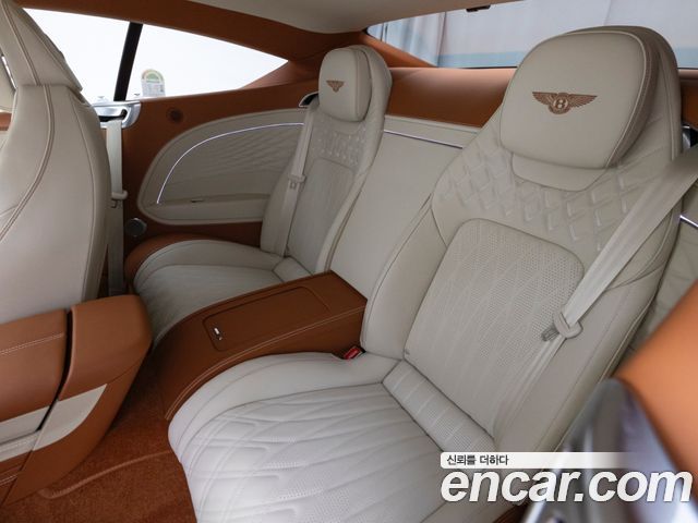 Bentley Continental GT (IV) 4.0 GT Azure 2026 — фото 16