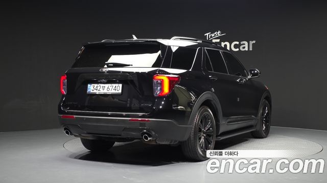 Ford Explorer (VI) 2.3 LimIted 4WD 2021 — фото 2