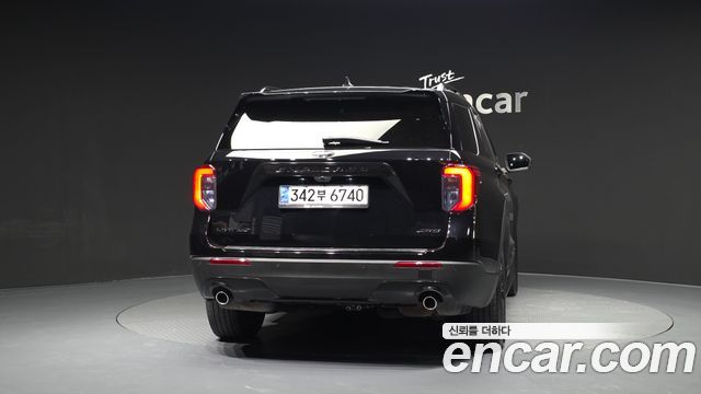 Ford Explorer (VI) 2.3 LimIted 4WD 2021 — фото 4