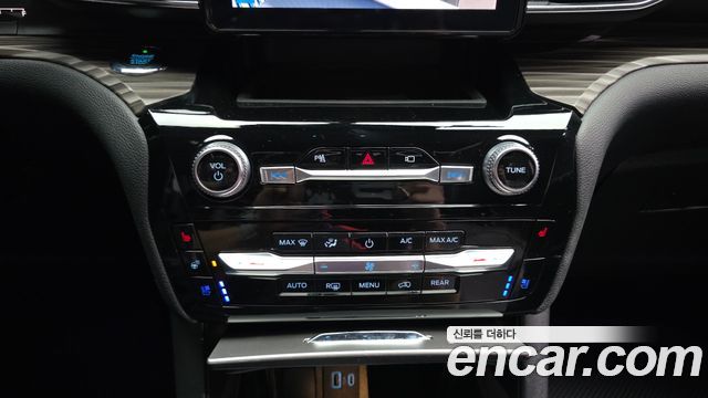 Ford Explorer (VI) 2.3 LimIted 4WD 2021 — фото 17