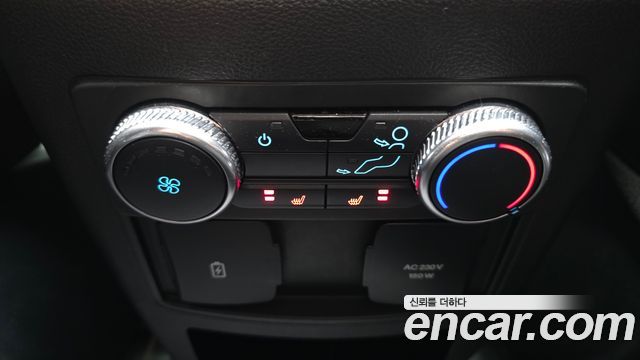 Ford Explorer (VI) 2.3 LimIted 4WD 2021 — фото 19