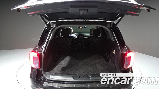 Ford Explorer (VI) 2.3 LimIted 4WD 2021 — фото 20
