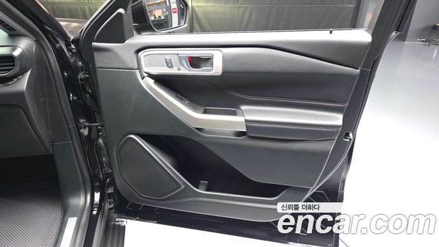 Ford Explorer (VI) 2.3 LimIted 4WD 2021 — фото 24