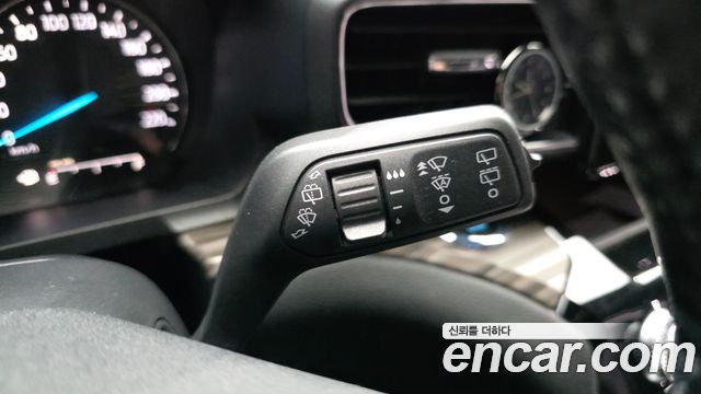 Ford Explorer (VI) 2.3 LimIted 4WD 2021 — фото 30