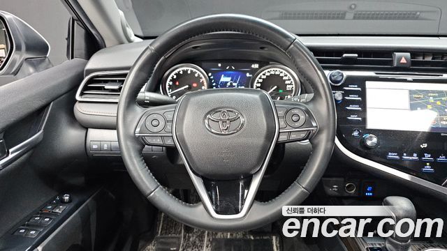 Toyota Camry (XV70) 2.5 2019 — фото 13