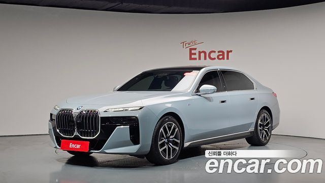 BMW 7 Series (G70) 740i sDrive M Sport 2023 — фото 11