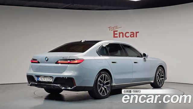 BMW 7 Series (G70) 740i sDrive M Sport 2023 — фото 2
