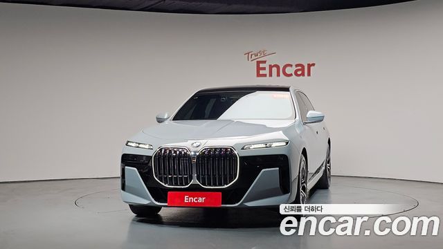 BMW 7 Series (G70) 740i sDrive M Sport 2023 — фото 3