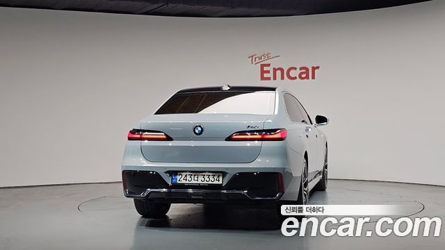 BMW 7 Series (G70) 740i sDrive M Sport 2023 — фото 4