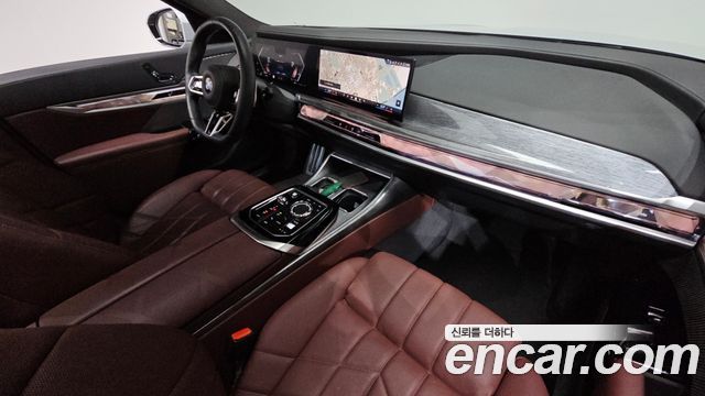 BMW 7 Series (G70) 740i sDrive M Sport 2023 — фото 18