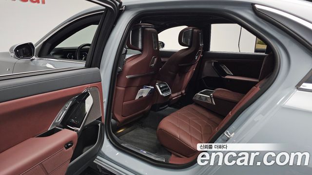BMW 7 Series (G70) 740i sDrive M Sport 2023 — фото 32