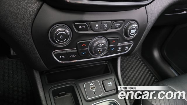 Jeep Cherokee (KL) 2.4 Limited 2WD 2021 — фото 29