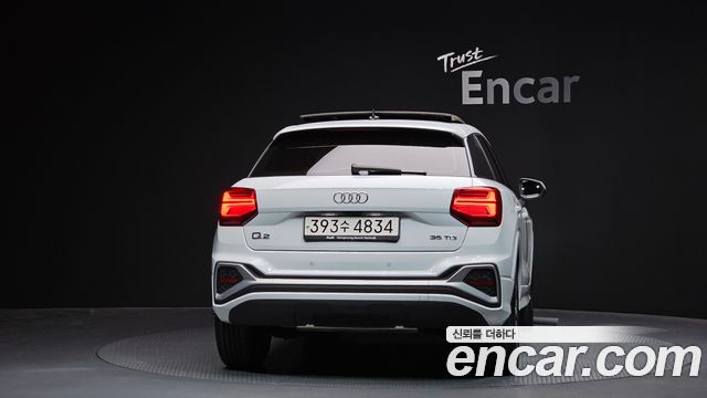 Audi Q2 35 TDI Premium 2023 — фото 4