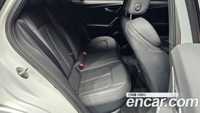 Audi Q2 35 TDI Premium 2023 — фото 11