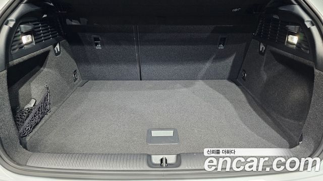 Audi Q2 35 TDI Premium 2023 — фото 17