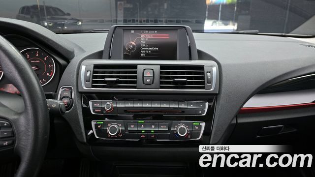 BMW 1 Series (F20) 118d Sport 5Door 2016 — фото 12