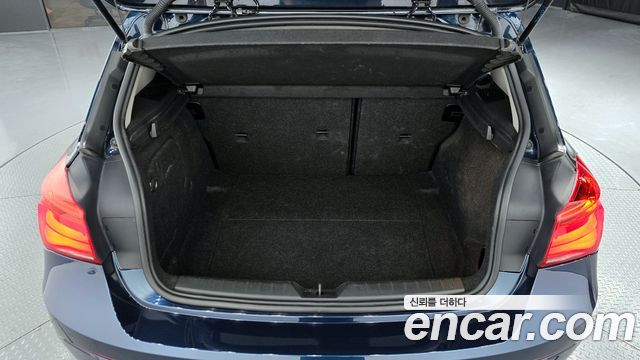 BMW 1 Series (F20) 118d Sport 5Door 2016 — фото 17